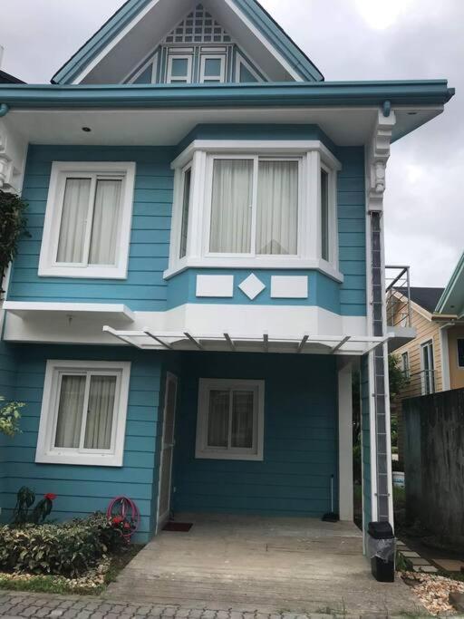 3 Bedrooms 3 Baths Victorian Style Townhouse Fully Furnished Батангас Экстерьер фото